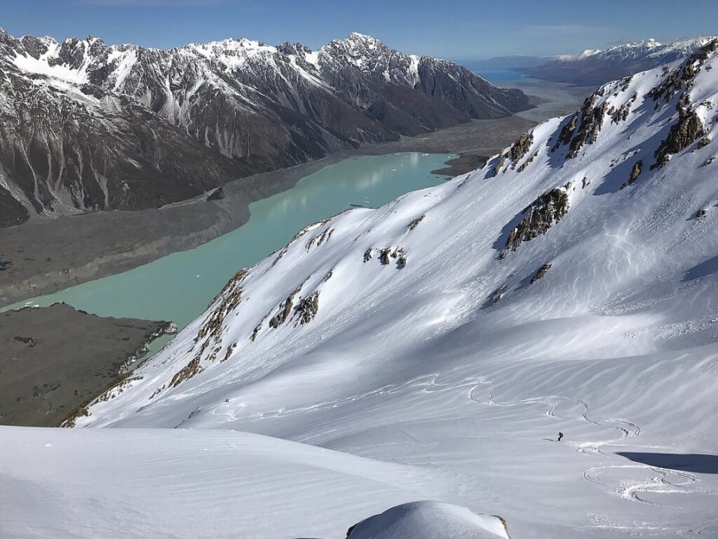 Smučanje nad ledenikom Tasman, vir: www